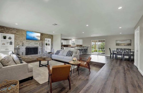 Fredericksburg House | River Oaks Retreat: Dual-Home Escape w/Hot-tubs!