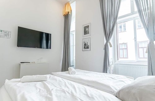 Mariahilf Hotel | Affordable Hotel room for 2