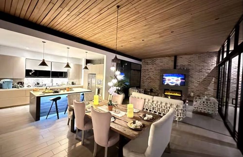 Calima Villa | CASA DE LUJO CON INCREIBLE VISTA AL LAGO CALIMA