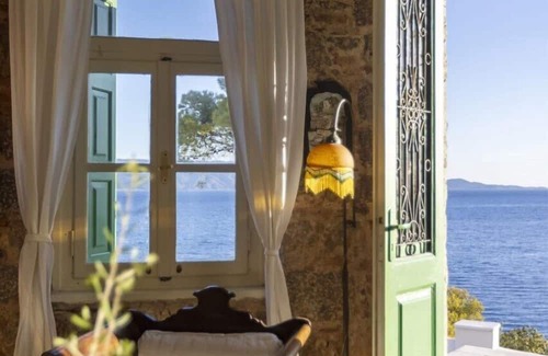 Hydra Villa | Mirkella - Six Bedroom Villa, Sleeps 12