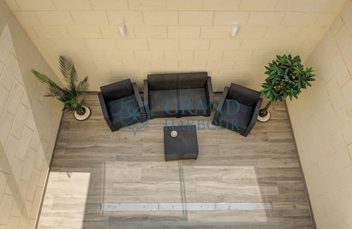 Ghaxaq House | Casa Meraviglia in Ghaxaq – Rooftop Pool & Garage
