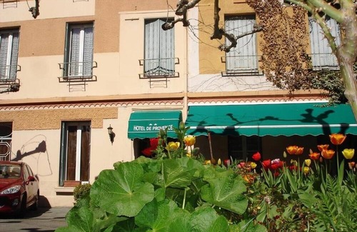 Digne-les-Bains Hotel | Comfortable Stay with Free Parking! Close to Terain de pétanque
