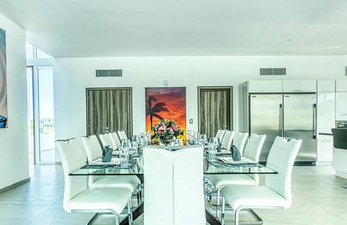 Punta Cana Villa | Deluxe 6-bedroom villa in gorgeous Punta Cana with AC Wifi Golf Cart