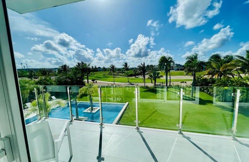 Punta Cana Villa | Deluxe 6-bedroom villa in gorgeous Punta Cana with AC Wifi Golf Cart