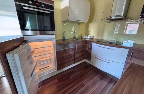 Zeitz Apartment | Ariprop Rooftop Terrace flat for Families & Teams