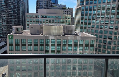 Toronto Entertainment District Condo | Stay in the heart of downtown Toronto! Steps from top attractions/entertainment