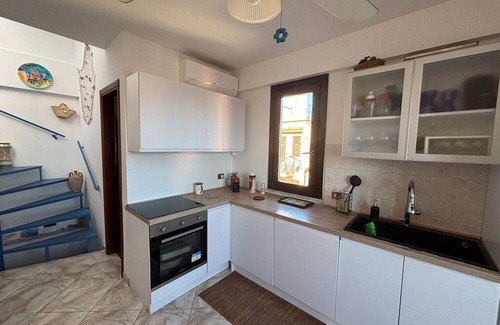 Isola delle Femmine House | Holiday Home 'Sumarè' with Sea View, Wi-Fi and Air Conditioning