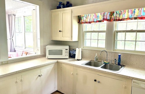 Farmville House | Rustic, yet cozy 4 bedroom house minutes from Longwood and Hampden-Sydney