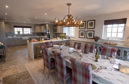 Abernyte House | Exclusive 14 bedrooms luxury retreat venue