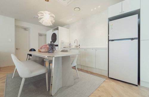 Sogong-dong Apartment | Ravenna. 5mis from Myeongdong, shopping/restaurant/beauty skin care/suite for 8p