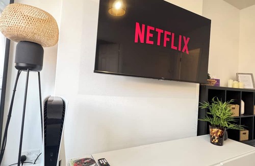 Hatfield Apartment | Cozy retreat for twonone-bedroom apartment nComfortable king bed