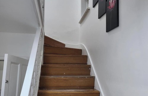 Goresbrook House | Cosy Dagenham Retreat for family