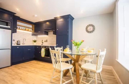 Warrenpoint House | Warrenpoint Centre, Town House Co. DownnPerfect to explore Carlingford Lough