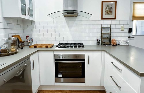 Moonta Cottage | Cottage Bliss on Moonta Main St - Your Perfect cozy Moonta getaway!