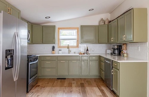 Saugerties South House | Fall Retreat: River View + Hot Tub in Village