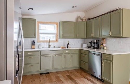 Saugerties South House | Fall Retreat: River View + Hot Tub in Village