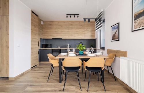 Katowice Apartment | Medyków 34 Katowice | Comfortable Apartment | Parking & Balcony | Ideal for Fami