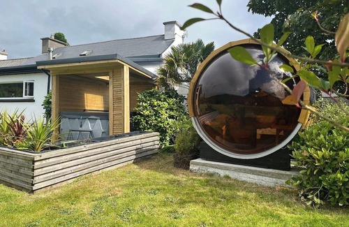 Shiplake House | Family-Pet Friendly-Sleeps 8-Hot Tub-Sauna