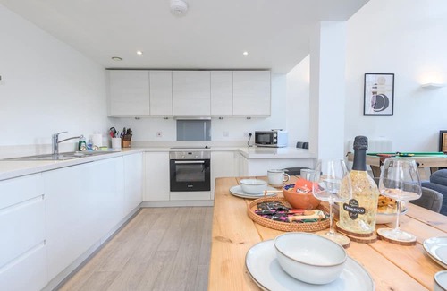 Headingley Apartment | Pass the Keys | Old School House - Luxury Family Xmas - Pool Table