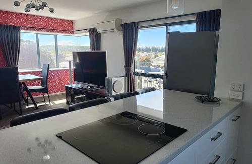 Shirley Apartment | Self-Contained Spacious Apartment with stunning panoramic views of Christchurch
