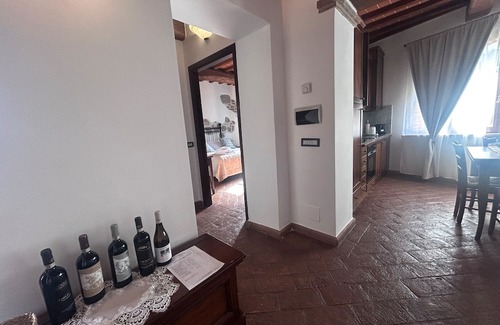 Torrita di Siena Apartment | Apartment 'Villa Tiberini 4' with Lake View, Shared Pool and Wi-Fi