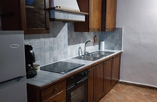 Torrita di Siena Apartment | Apartment 'Villa Tiberini 4' with Lake View, Shared Pool and Wi-Fi