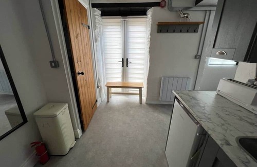 Mere House | The Dog House, Mere - Dog Friendly Cottage with Parking