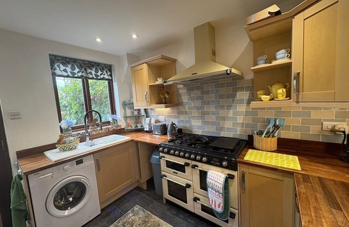 Bromham Cottage | Cosy country cottage for relaxing or for peaceful work setting .