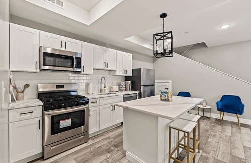 Mantua Apartment | The Chic Haven 2-bedroom apartment in peaceful Philadelphia with AC near Zoo