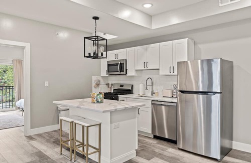 Mantua Apartment | The Chic Haven 2-bedroom apartment in peaceful Philadelphia with AC near Zoo