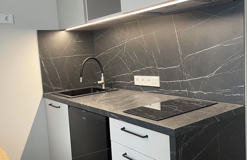 Lasnamae Apartment | Airport-Bus Station 13 North Studios