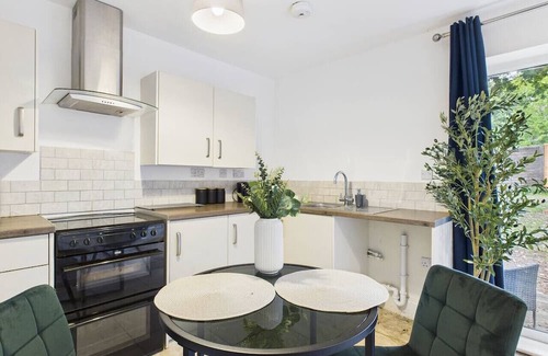 Wychbold House | *New* | No5 Saxon Way | Gym | Pool & Spa