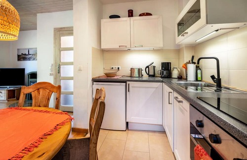 Pries Apartment | Apartment 'Öko Fewo Silbermöwe' with Private Terrace, Private Garden and Wi-Fi