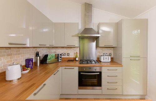 Looe Cottage | 10 STONERUSH VALLEY, family friendly, country holiday cottage in Looe