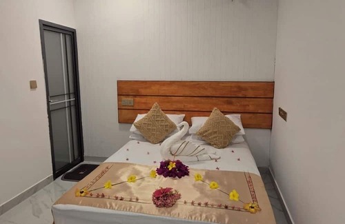 Felidhoo Bed & Breakfast | Charming 2-bedroom bed & breakfast in lovely Felidhoo with AC
