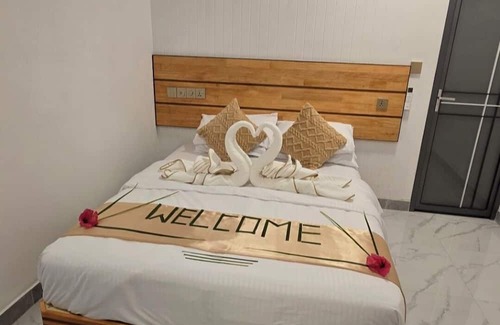 Felidhoo Bed & Breakfast | Charming 2-bedroom bed & breakfast in lovely Felidhoo with AC