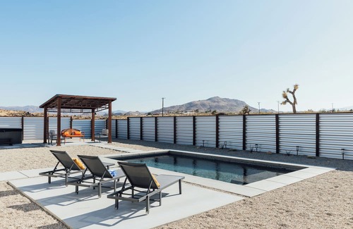 Joshua Tree House | Escape to Bonair — A Stylist Desert Oasis in Joshua Tree with Pool & Spa