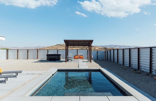 Joshua Tree House | Escape to Bonair — A Stylist Desert Oasis in Joshua Tree with Pool & Spa
