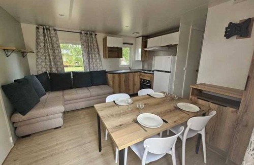 Charlieu House | Camping - ccbbifd - Three Bedroom Apartment, Sleeps 6
