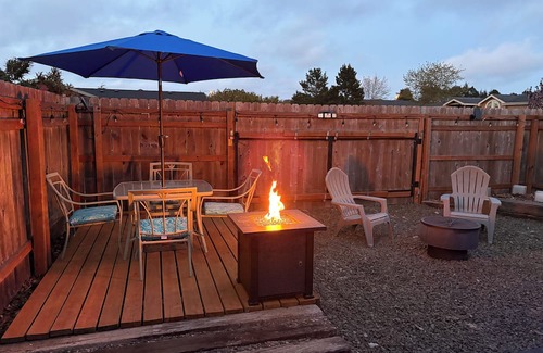Florence House | Comfy RV with Hi Speed WiFi & Fire Pit centrally located in quiet neighborhood.