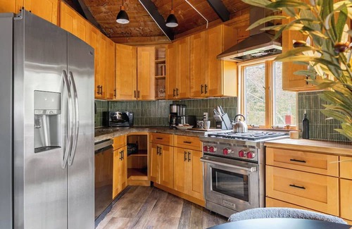 Elka Park Cottage | The Lily Pad – Cozy roundhouse nestled in the heart of the Catskill Mountains