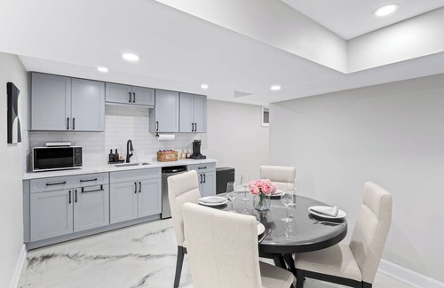 Niagara Falls House | Full Home in Niagara · Exclusive Spa Retreat