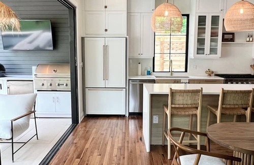 Travis Heights House | Walkable SoCo Gem w/Open-Air Living, Heatable Pool, 2 Offices for Remote Work