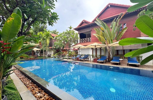 Siem Reap Villa | Spacious Two-villas with 5 bedrooms and AC-Share Swimming pool in Siem Reap
