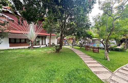 Siem Reap Villa | Spacious Two-villas with 5 bedrooms and AC-Share Swimming pool in Siem Reap