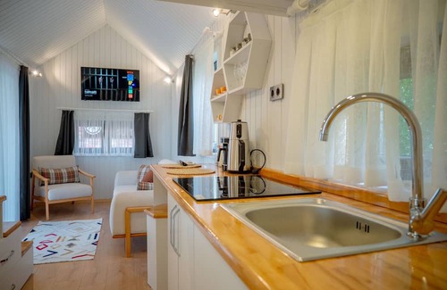 Ilmiye House | Heated (Private) Pool - Lake View - Sheltered 3 Person Tiny House