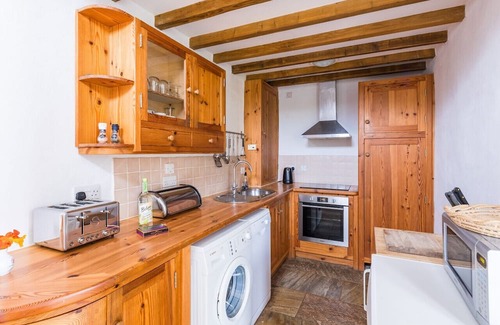 Goodwick House | Harmony Cottage - Two Bedroom House, Sleeps 4