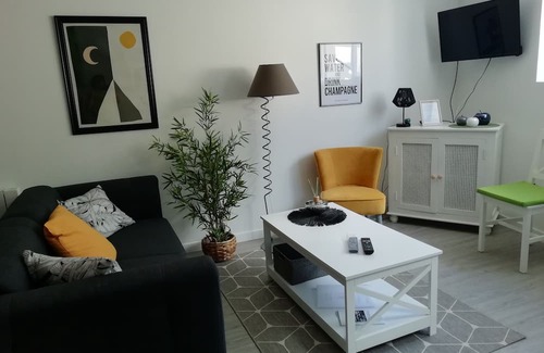 Bezu-le-Guery Apartment | Pleasant studio close to vineyards, fields and woods, very well situated for touring.