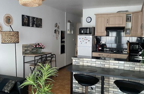 Port-la-Nouvelle Apartment | Modern T3 Apartment 5/6 People with Pool and Parking