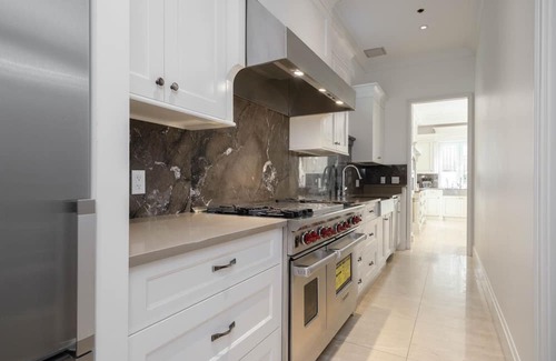 West Vancouver Villa | Luxury Oceanfront Villa with Panoramic Views - West Vancouver